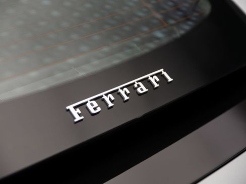 Used 2020 Ferrari 812 Superfast RWD image 25