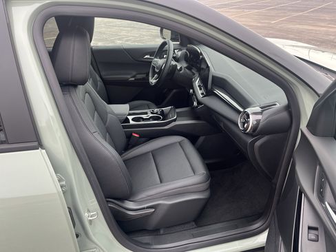 Used 2026 Chevrolet Equinox LT w/ Convenience Package II image 17