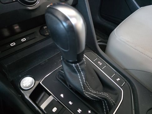 Used 2021 Volkswagen Tiguan SEL image 20