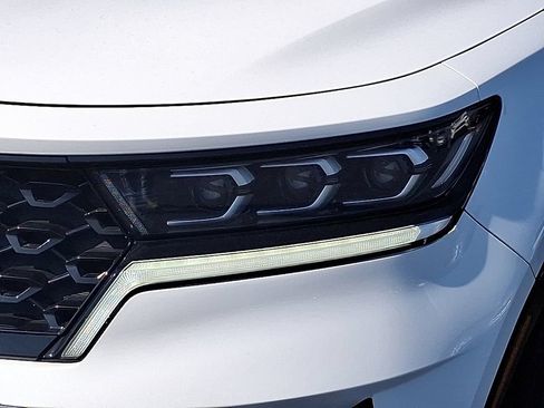 Certified 2023 Kia Sorento SX AWD/4WD image 9
