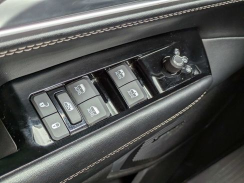Used 2024 Jeep Wagoneer Series II w/ Flexible Seating Group RWD image 14
