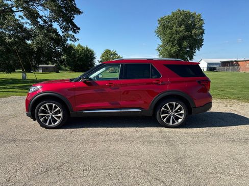 Used 2025 Ford Explorer Platinum w/ Ultimate Package AWD/4WD image 1