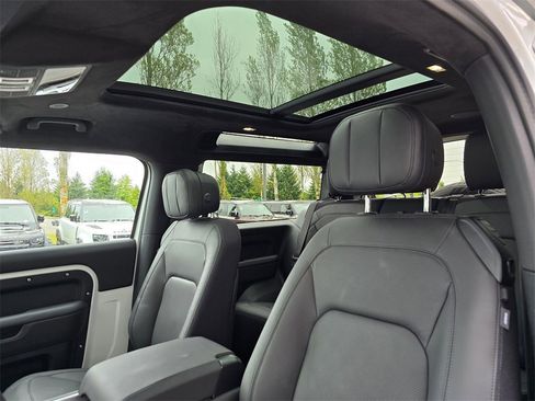 New 2025 Land Rover Defender 90 V8 image 23