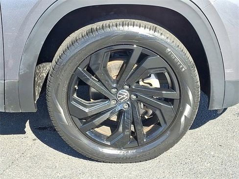 Used 2023 Volkswagen Atlas SE image 8