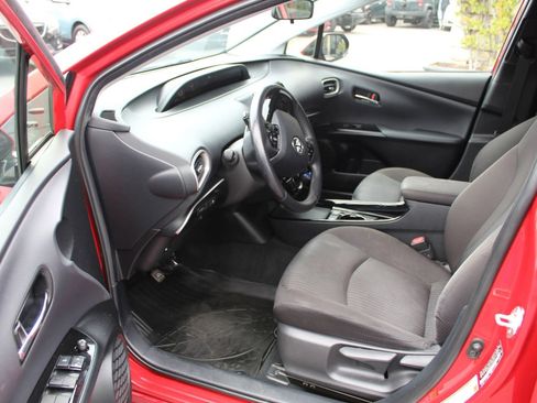 Used 2020 Toyota Prius Prime LE FWD image 9