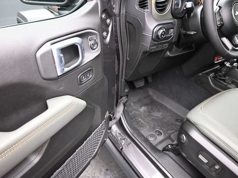 New 2026 Jeep Gladiator Mojave AWD/4WD image 8