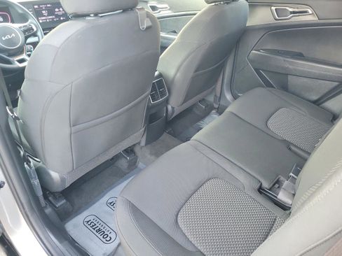 Used 2023 Kia Sportage LX image 7
