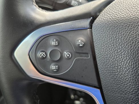 Used 2023 Chevrolet Traverse LT FWD image 24