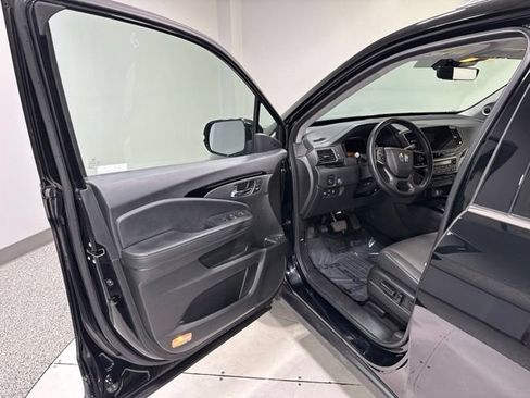 Used 2021 Honda Pilot Touring image 12