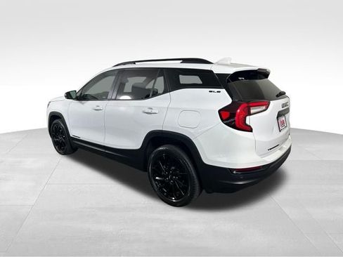 Used 2023 GMC Terrain SLE w/ Elevation Edition AWD/4WD image 3