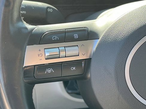 Used 2025 Hyundai Kona SEL AWD/4WD image 32