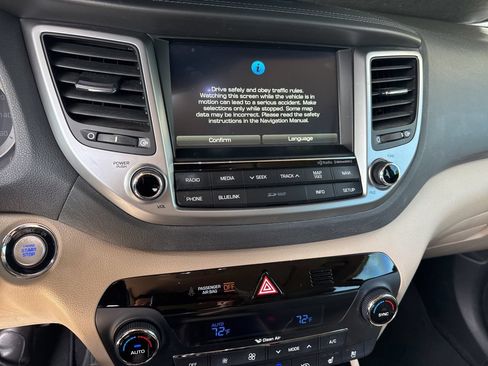 Used 2016 Hyundai Tucson Limited w/ Option Group 03 FWD image 11