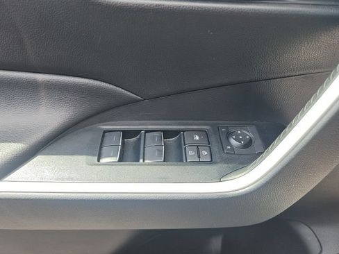 Used 2025 Toyota RAV4 XLE AWD/4WD image 37