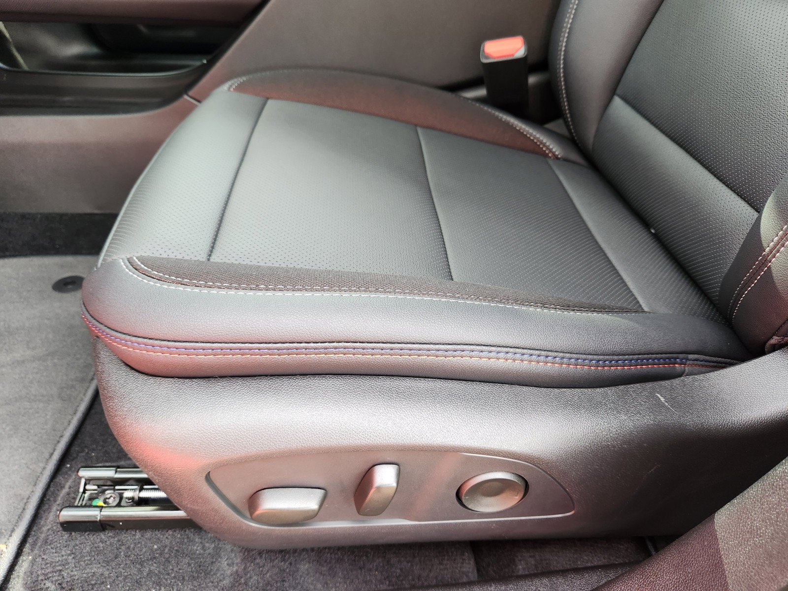 New 2026 Chevrolet Equinox EV RS FWD image 18