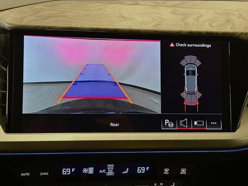 Used 2024 Audi Q4 e-tron Premium Plus w/ Premium Plus image 23