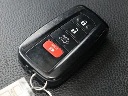 Used 2022 Toyota RAV4 SE w/ Convenience Package AWD/4WD image 38