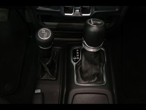 Used 2022 Jeep Wrangler Unlimited Sport w/ Sun And Sound Package AWD/4WD image 11