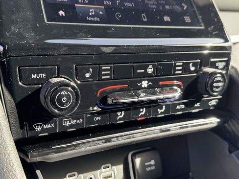 New 2025 Jeep Grand Cherokee L Altitude AWD/4WD image 21