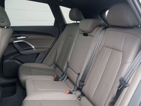 Certified 2025 Audi Q5 Premium w/ Convenience Package image 18