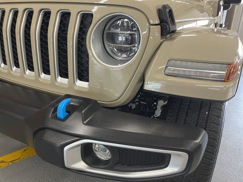 Used 2022 Jeep Wrangler Unlimited Sahara w/ Cold Weather Group AWD/4WD image 8