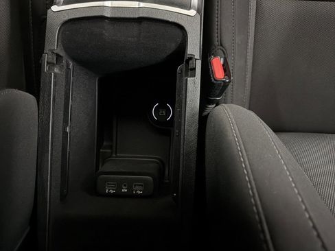 Used 2019 Dodge Charger SXT image 18