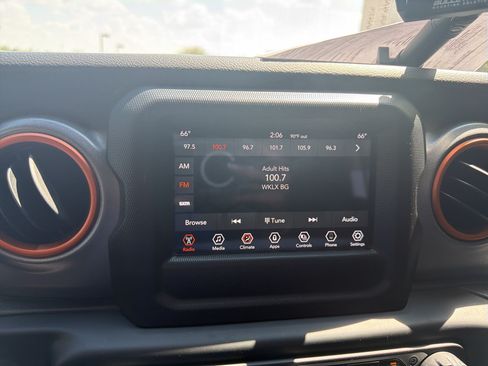 Used 2021 Jeep Gladiator Mojave w/ Trailer Tow Package AWD/4WD image 13