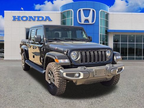 Used 2025 Jeep Gladiator Sport AWD/4WD image 23