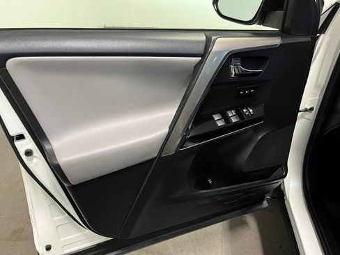 Used 2018 Toyota RAV4 Limited w/ Advanced Technology Package AWD/4WD image 20