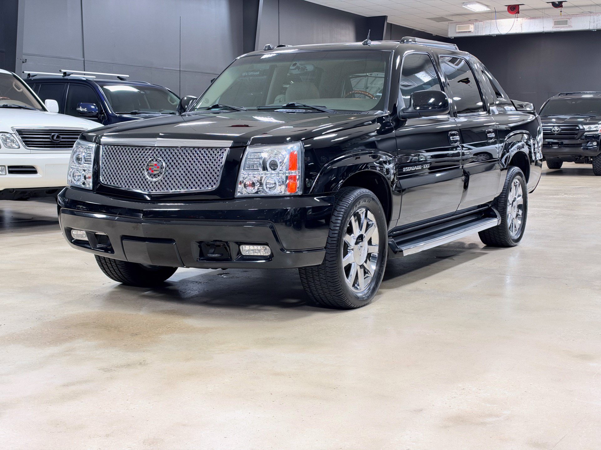 Used 2005 Cadillac Escalade EXT AWD/4WD image 1