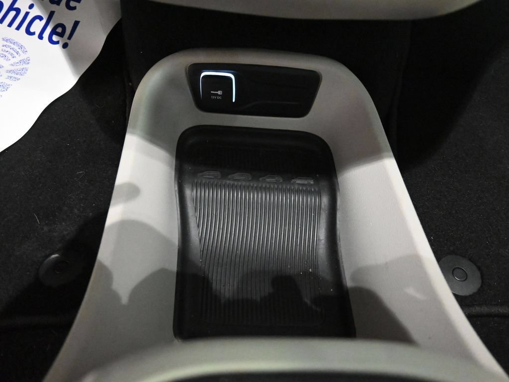 Used 2023 Chrysler Pacifica Touring-L FWD image 14