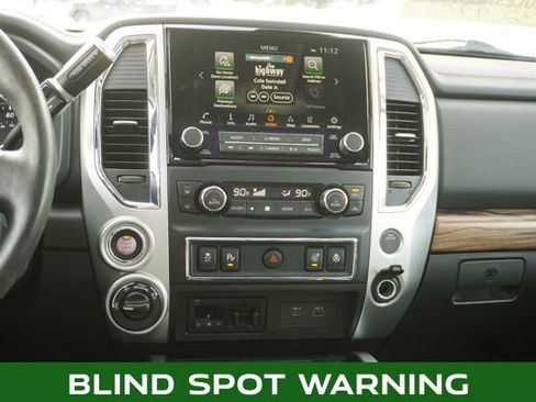 Used 2021 Nissan Titan SL w/ Moonroof Package image 12