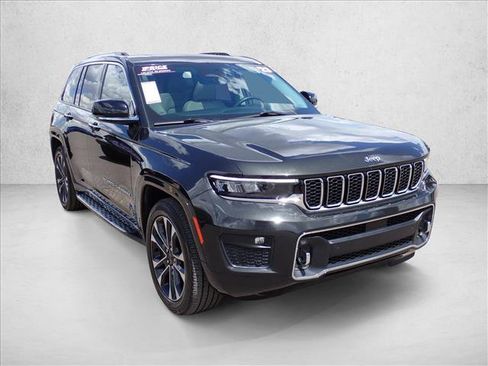 Used 2023 Jeep Grand Cherokee Overland AWD/4WD image 6