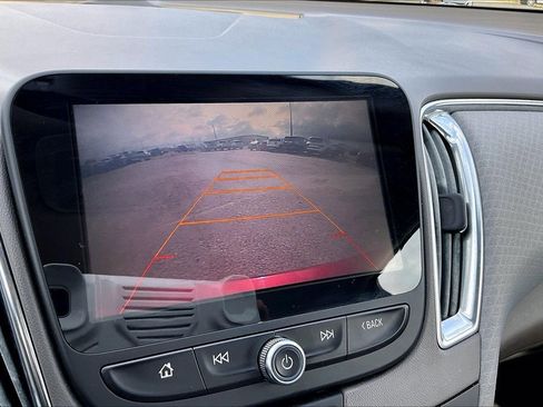 Used 2017 Chevrolet Malibu LT w/ Driver Confidence Package image 13