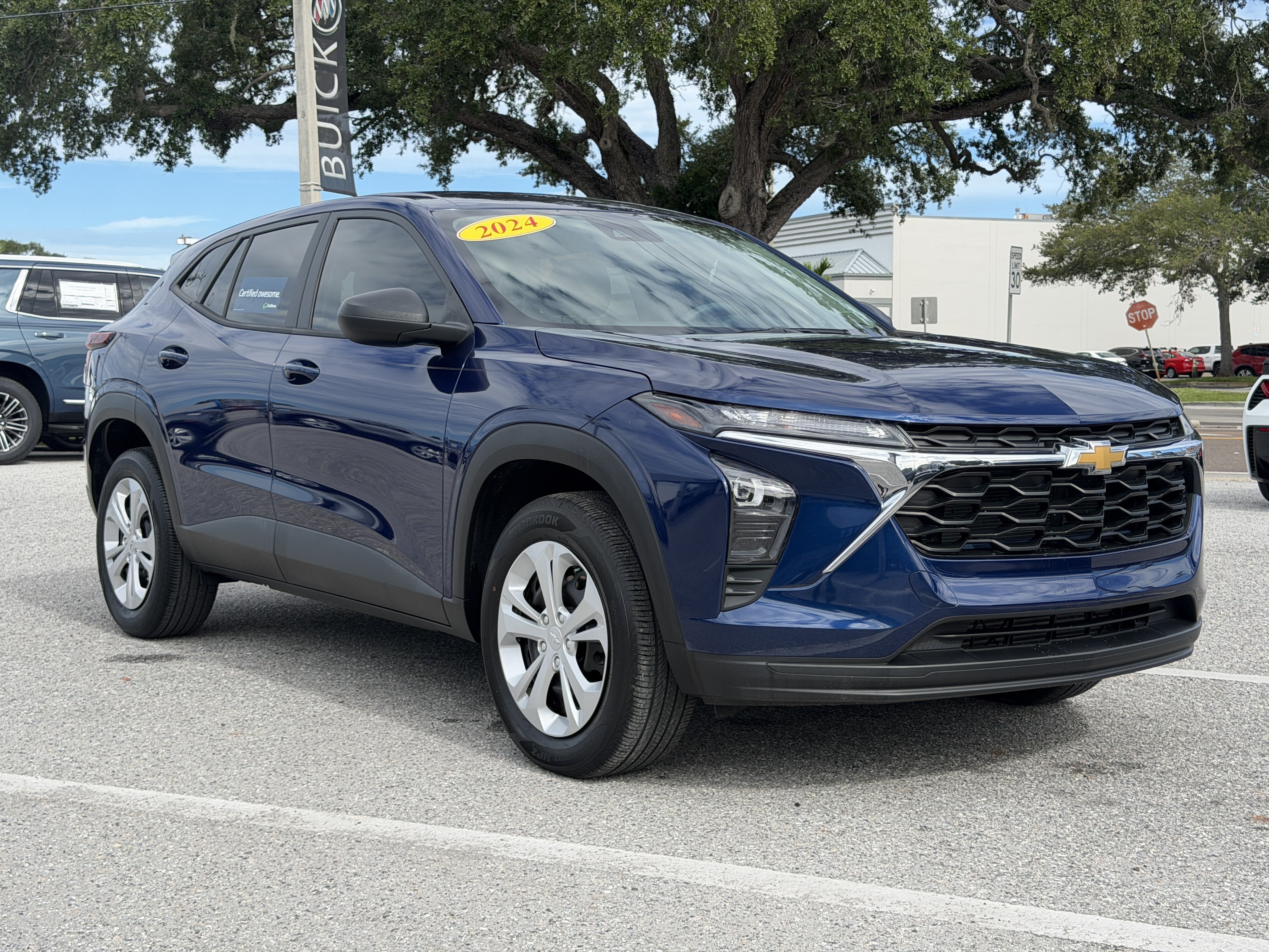 Certified 2024 Chevrolet Trax LS w/ Driver Confidence Package FWD image 1