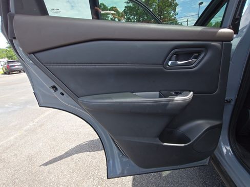 Used 2022 Nissan Rogue SL FWD image 21