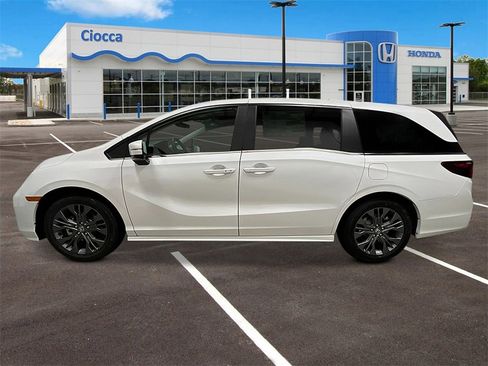 New 2026 Honda Odyssey Touring image 2