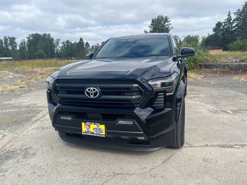 Used 2025 Toyota Tacoma SR5 RWD image 26
