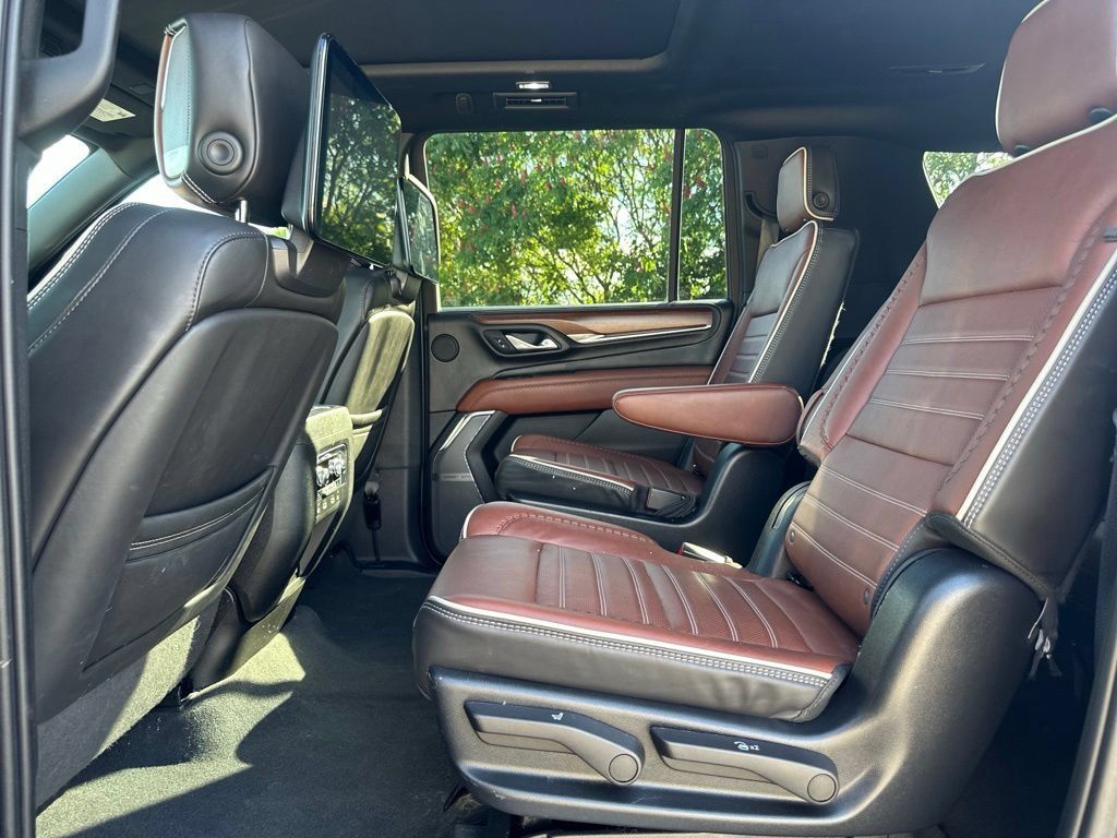 Used 2023 GMC Yukon XL Denali Ultimate AWD/4WD image 22