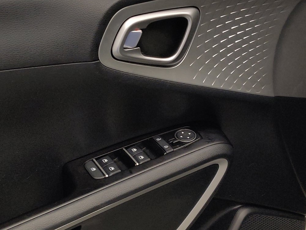 Used 2022 Kia Soul LX FWD image 27