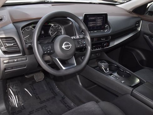 Used 2023 Nissan Rogue SV image 32