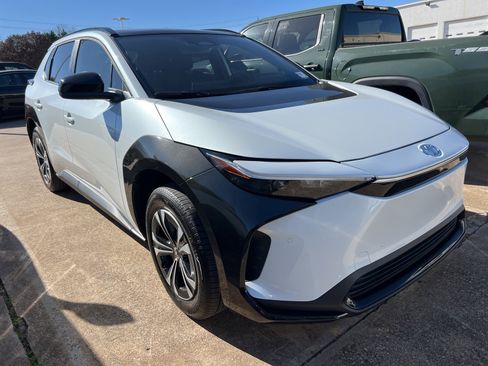 Used 2023 Toyota bZ4X XLE image 3