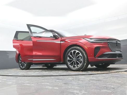 Used 2024 Lincoln Nautilus Reserve image 23