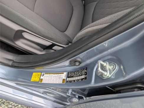 Used 2022 Toyota Corolla LE FWD image 14