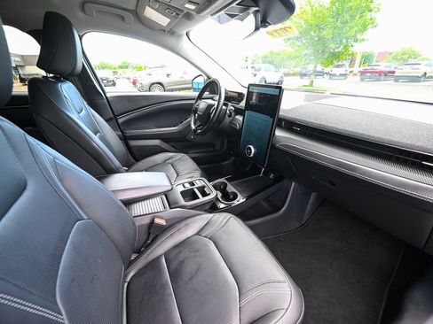 Used 2025 Ford Mustang Mach-E Premium AWD/4WD image 25