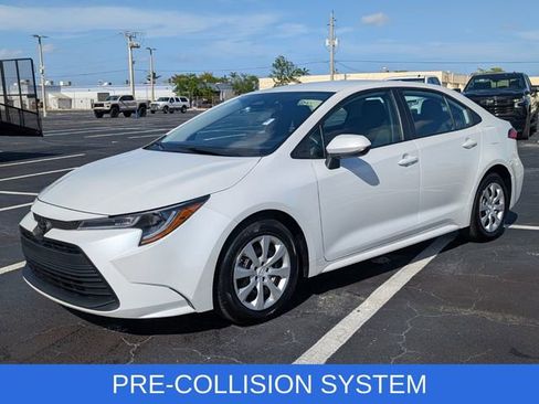 Used 2025 Toyota Corolla LE w/ Convenience Package FWD image 3