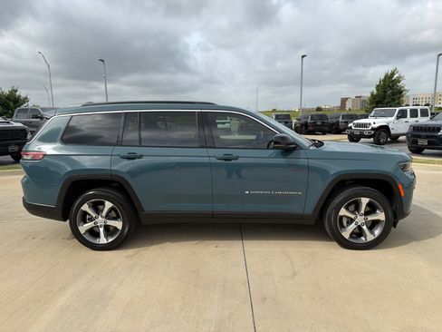 Used 2026 Jeep Grand Cherokee L Limited w/ Luxury Tech Group II RWD image 6