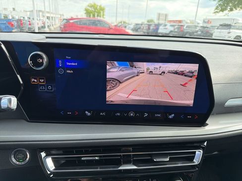 New 2026 Chevrolet Traverse LT FWD image 30