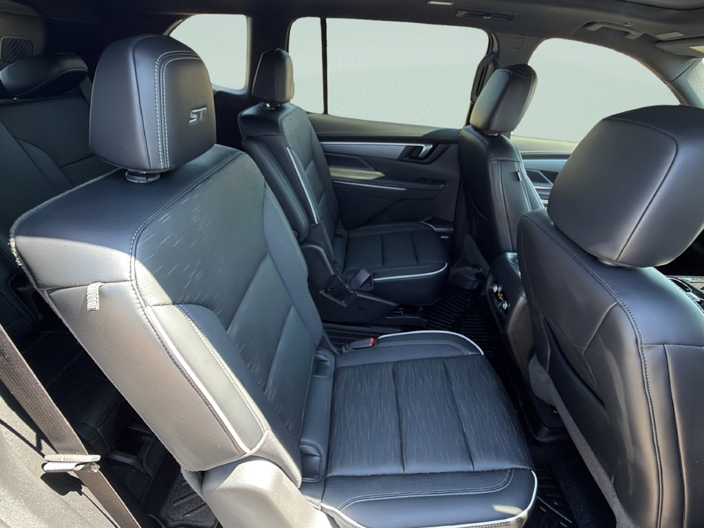 Used 2026 Buick Enclave Sport Touring w/ Power Package FWD image 12