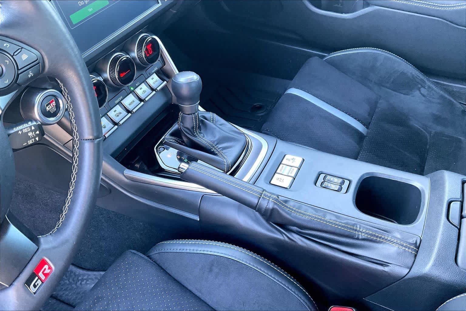 Used 2025 Toyota GR86 Premium RWD image 17