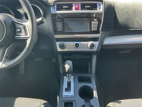 Used 2018 Subaru Outback 2.5i image 9
